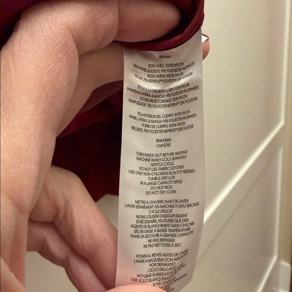 NWT DKNY Women’s Red Hooded Puffer Jacket w/ Knit Sleeves XXL - Picture 8 of 8